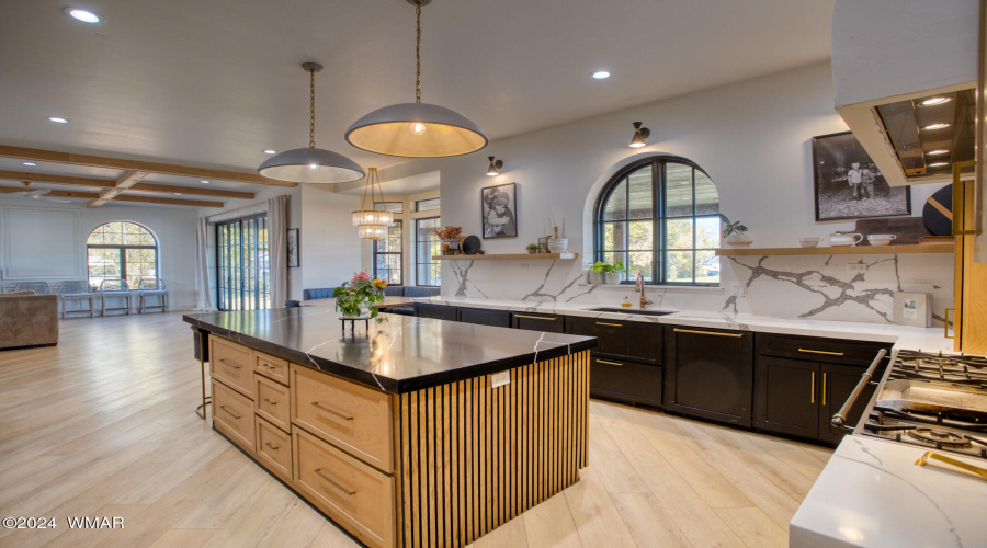 Gourmet Kitchen w/Miles of Quartz