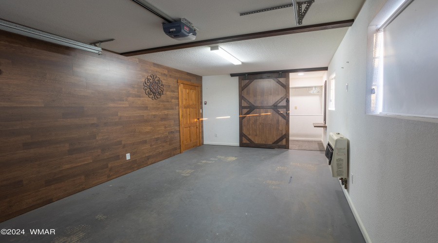 Heated Guest Room/Garage