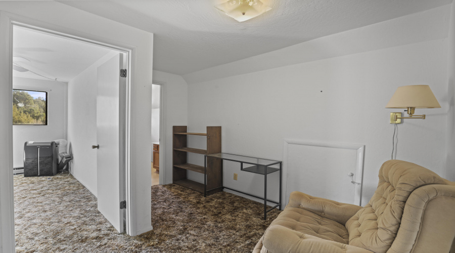 Guest Room w Sitting area