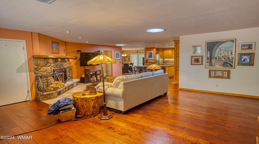 Livinging Room with engineered hardwood