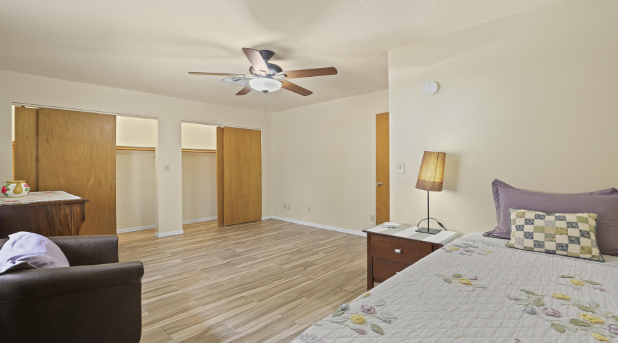 Guest Bedroom w closets