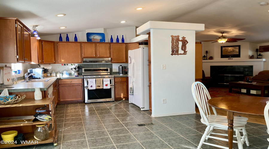 Galley Kitchen w Pantry