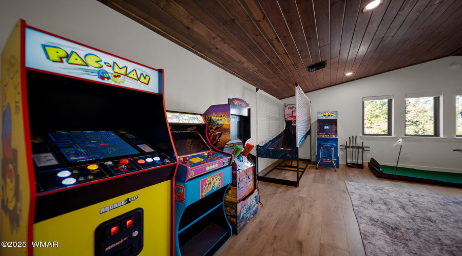 Arcade In Bonus Room