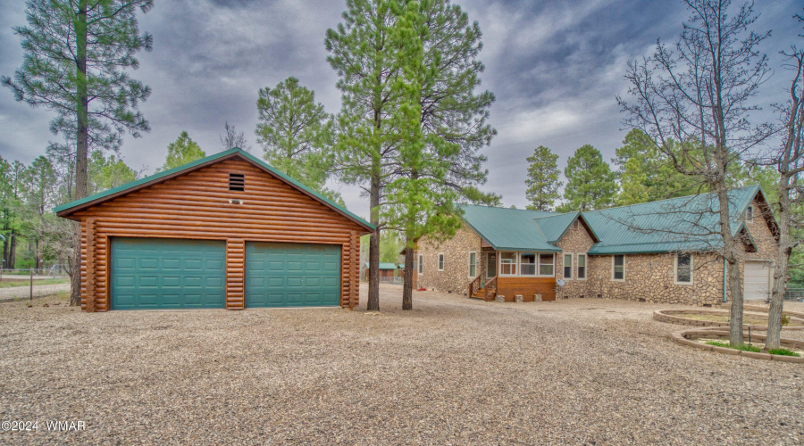 Detached Garage 2-Car Garage