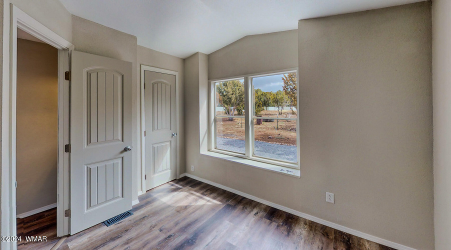 5-N3581-Vernon-AZ-Bedroom_2_Photolemur3_