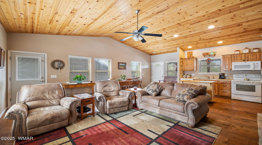 Living Room/Kitchen