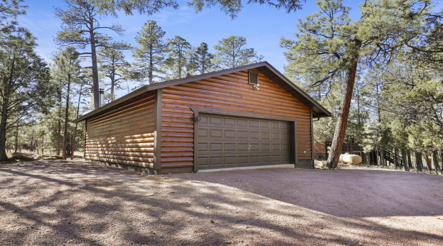 detached garage