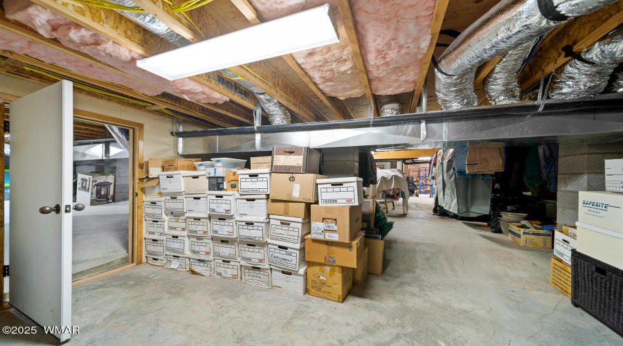 FULL CONCRETE BASEMENT