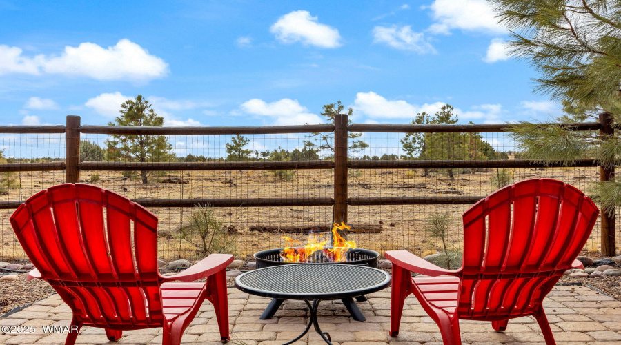 COZY FIREPIT PATIO