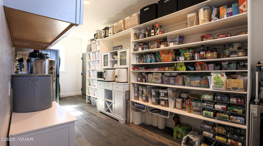 Butlers Pantry with Shelves