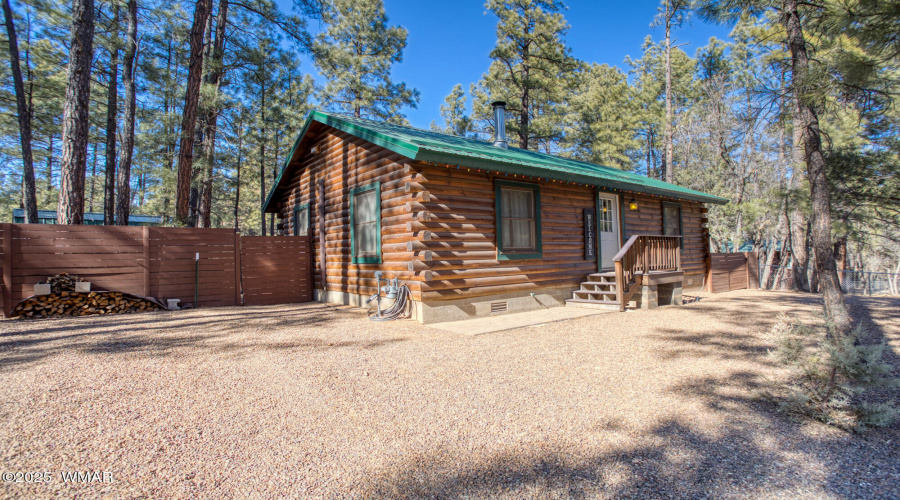 Full Log Cabin