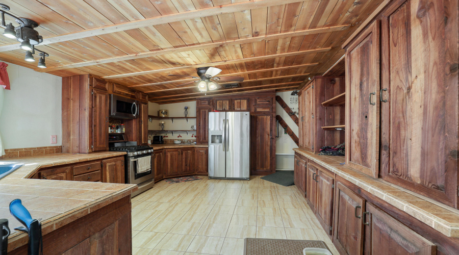 Spacious kitchen