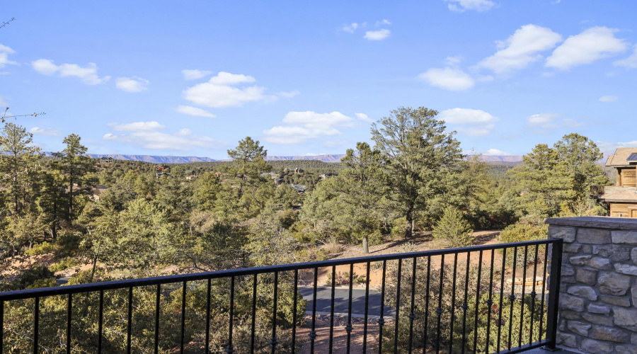 view of rim from top deck