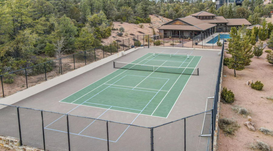 Tennis/Pickelball courts