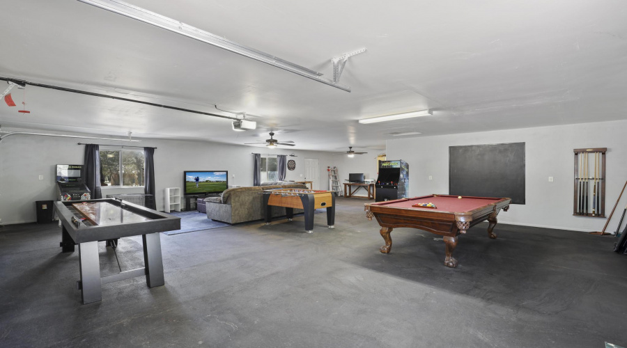 gameroom in garage