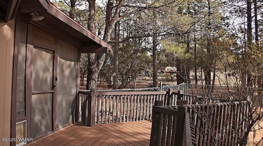 037_Screened Porch Entry