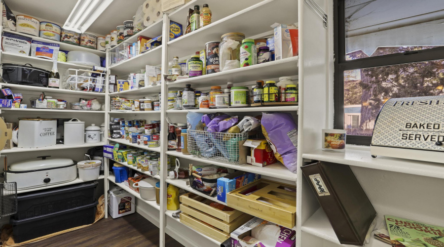 Walk In pantry