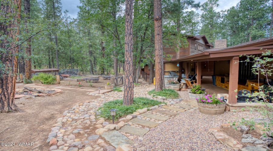 Garden Area:Back Patio