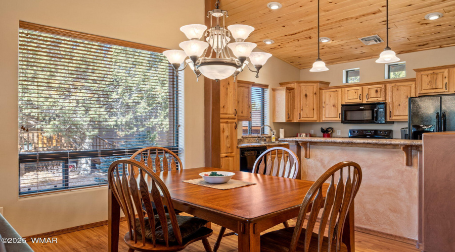 Kitchen/Dining Area