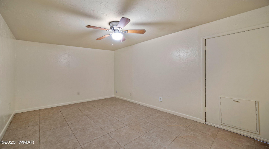 Bonus Room with door to backyard