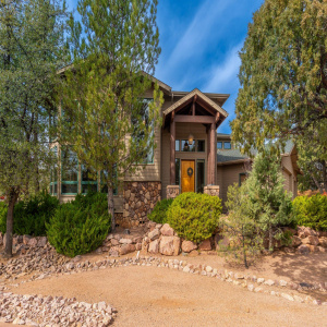 1025 N Scenic Dr - 01