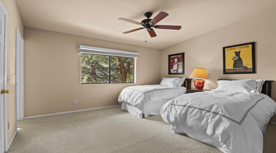 Guest Bedroom 2 - Upstairs