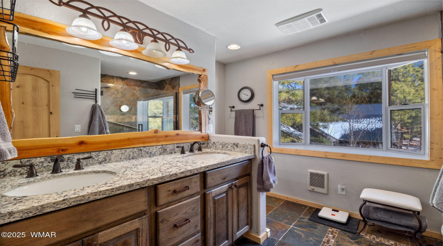 Primary En Suite with Dual Sinks