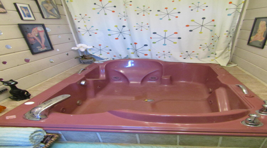 Jacuzzi tub