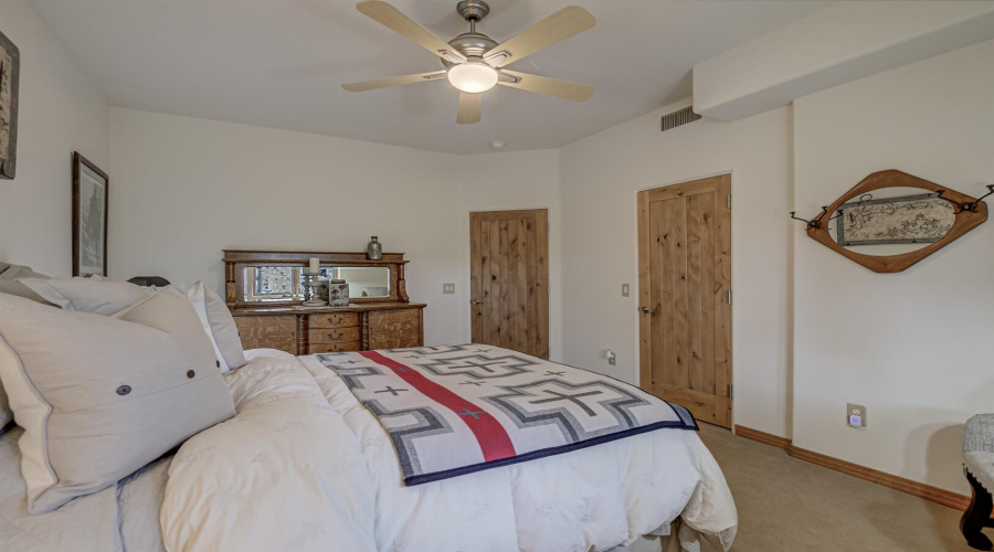 Guest Bedroom 3 - Downstairs (2)