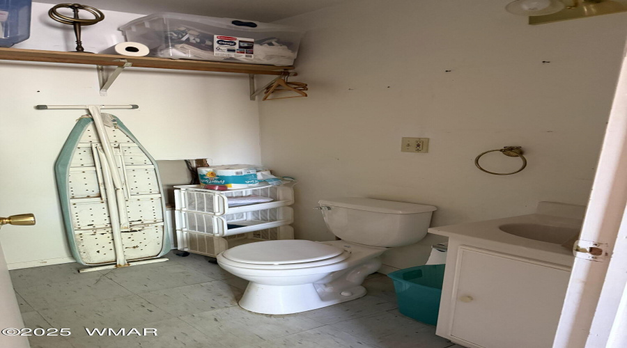 1/2 Bath