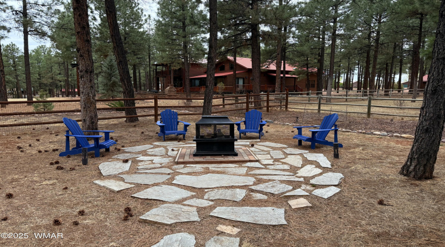 FIREPIT AREA FORNT YARD