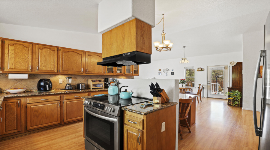 Kitchen Island w stove