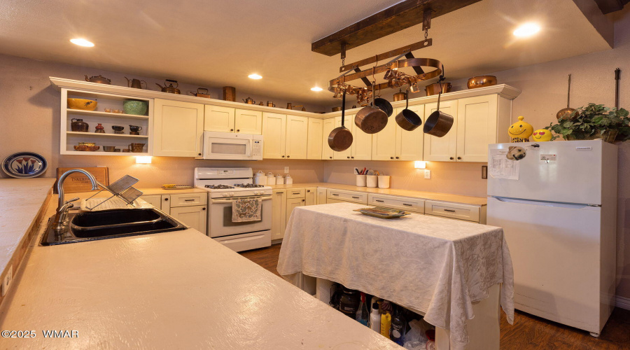 17-web-or-mls-photo (17) 26 CR3039 Conch