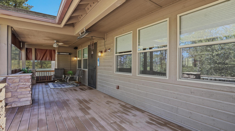 Rear Deck/Patio