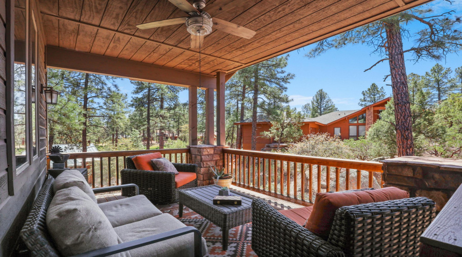 Front Deck/Patio