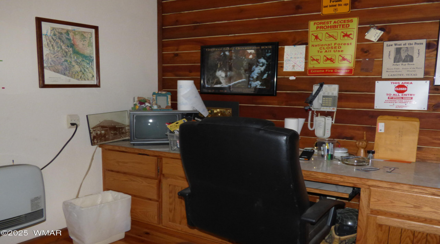 Basement Work Room (2)