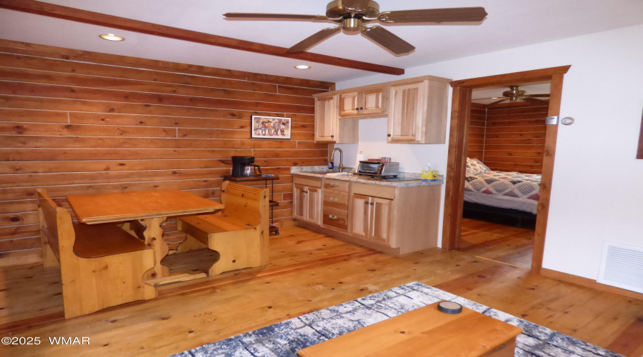 Guest Cabin (3)