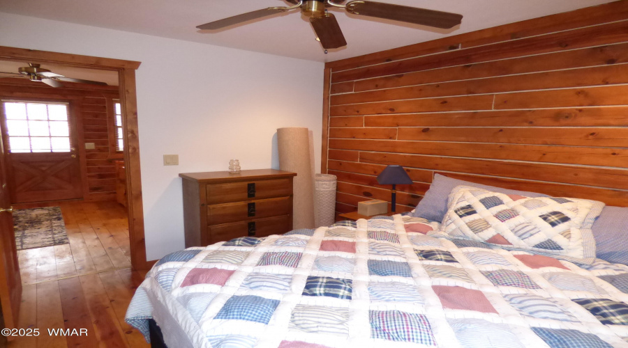 Guest Cabin (2)
