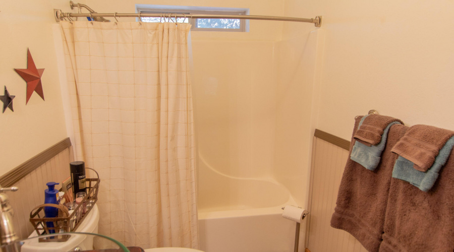Full Bath with Tub/Shower
