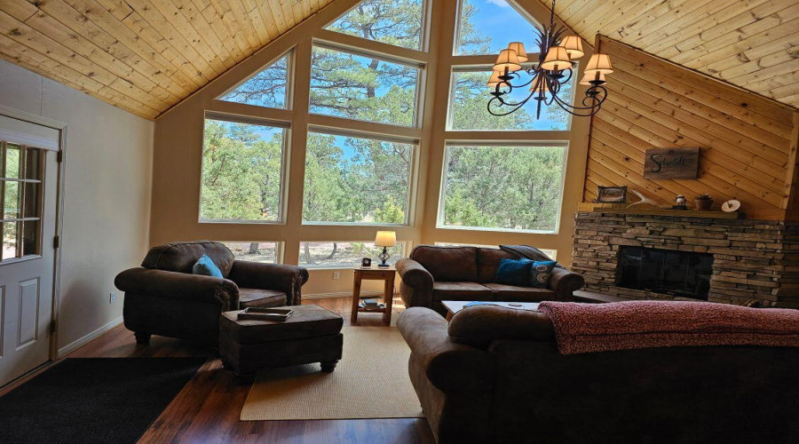 Spacious Great Rm