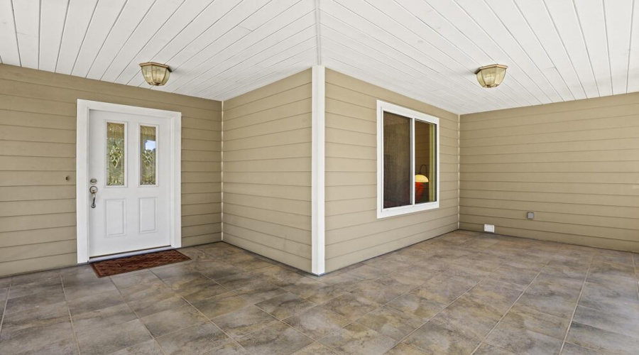 Front Covered Patio - Entrance