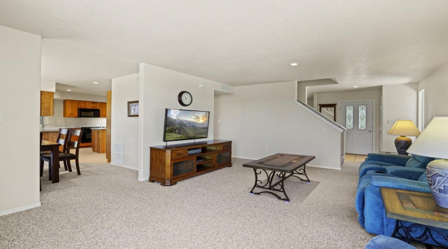 Living Room (2)