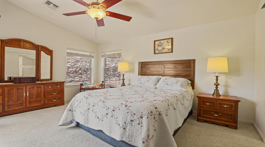 Master Bedroom (1)