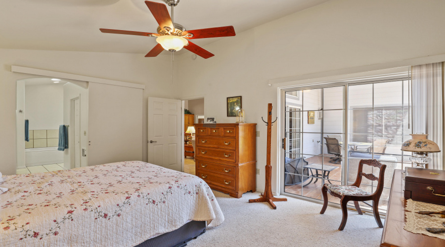 Master Bedroom (2)
