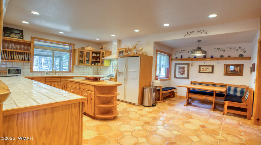 Kitchen/Dining Area