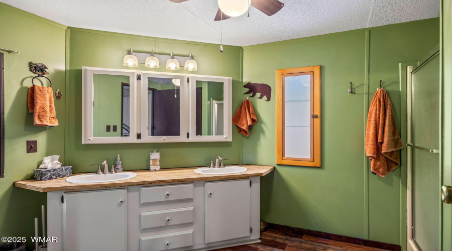 2185 Gingerbread Ln Overgaard, AZ 85933