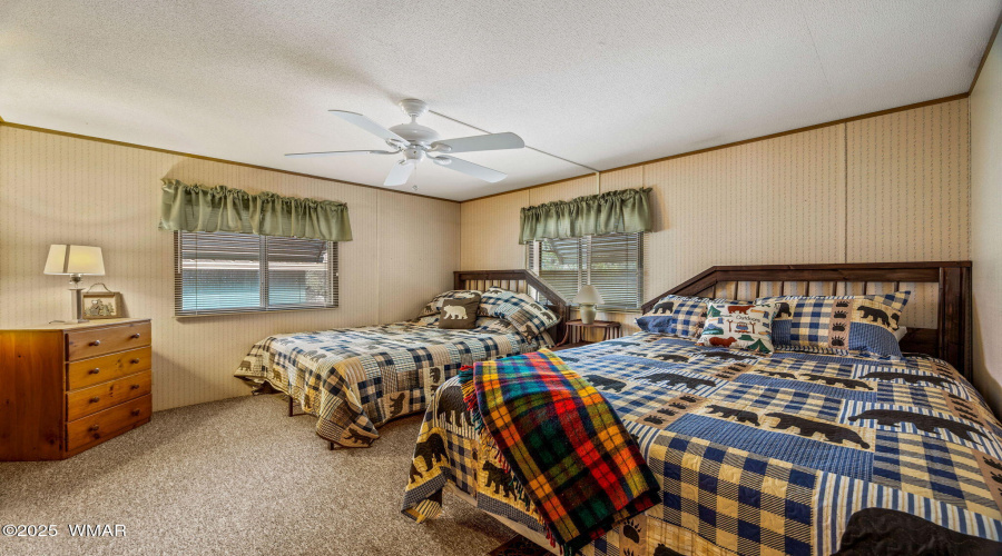 2185 Gingerbread Ln Overgaard, AZ 85933
