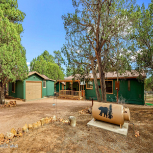 2185 Gingerbread Ln Overgaard, AZ 85933