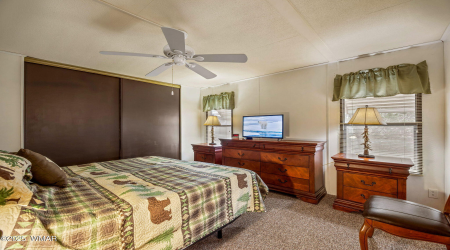 2185 Gingerbread Ln Overgaard, AZ 85933