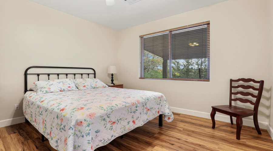 Upper level guest room 1E0A3718